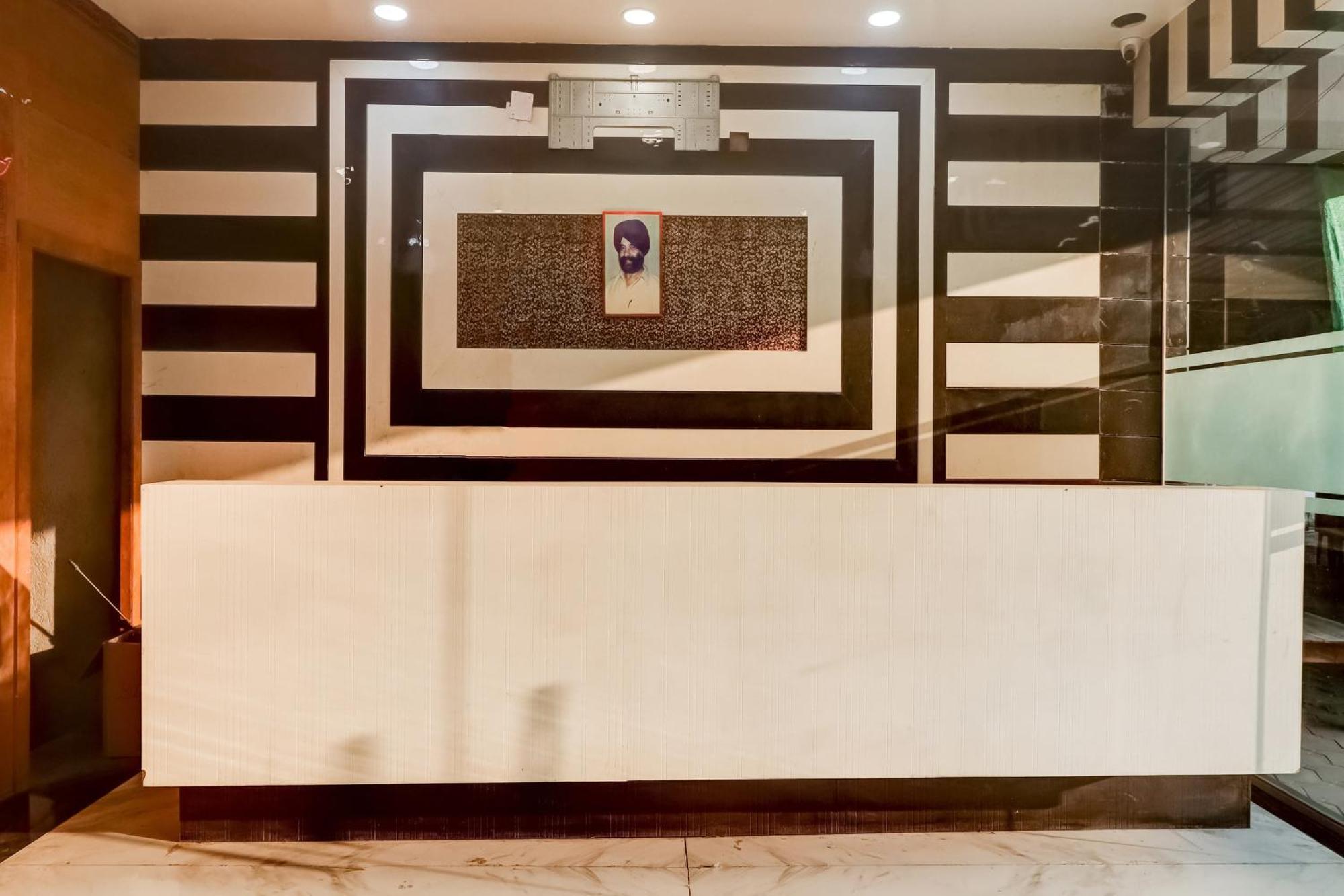 Super Hotel O Oxy Mini Punjab Hill Side Rooms Jamshedpur Bagian luar foto