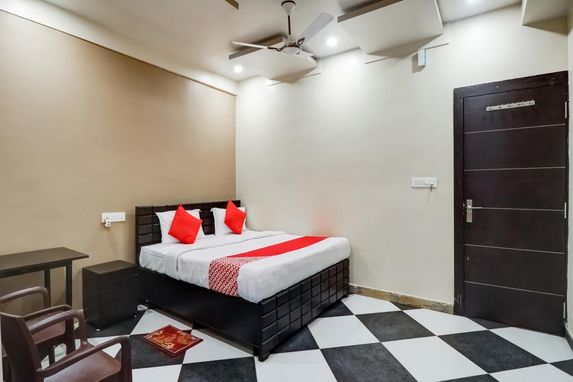 Super Hotel O Oxy Mini Punjab Hill Side Rooms Jamshedpur Bagian luar foto